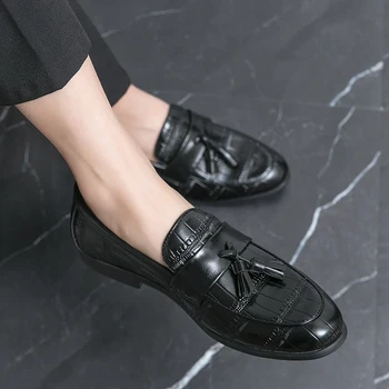 2023 Нова класическа мъжки ежедневни обувки за шофиране Модни удобни мъжки кожени обувки, Мъжки мързеливи модела обувки с пискюли Безплатна доставка
