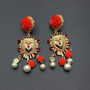 Новата Европейска мода Керамични обици-пискюли с червено сафлоровым перли в бароков стил, с дълга секция 117